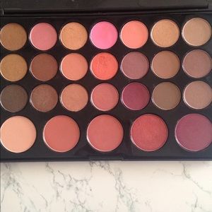 bh cosmetics eyeshadow and blush palette